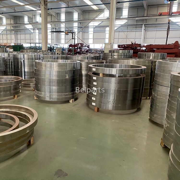 ZX135 ヒタック掘削機用スペアパーツ用のスウィングベアリング 17080867 スウィングリングスウィングサークル