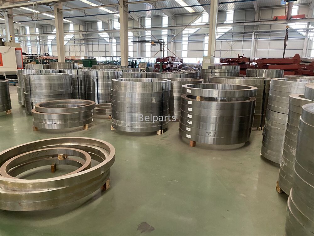 DX80R-3 ドーサン掘削機のスペアパーツのためのスウィングベアリングK1033436A スウィングリングスウィングサークル