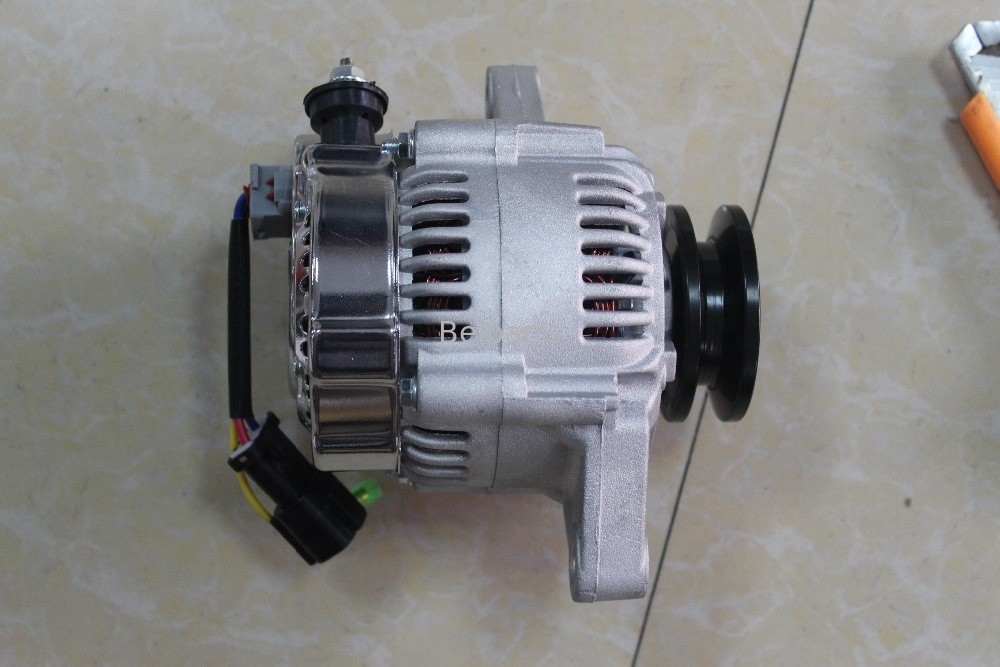 掘削機の予備品エンジン119626-77210の交流発電機4TNV94の発電機R60-7 R55-7